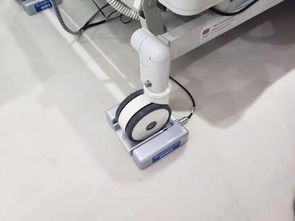 一個小小傳感器便能檢知身體情況,用科技關(guān)注 一老一小 ,溫情滿滿